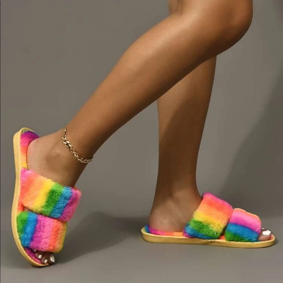Colorful Fur Slides - Picture 3 of 4